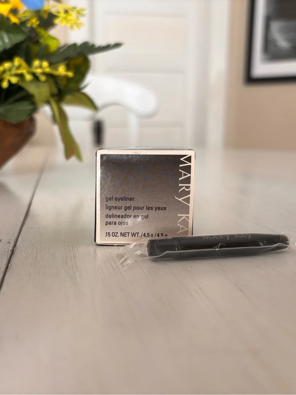 Mary Kay Black Gel Eyeliner - Intense Black Finish